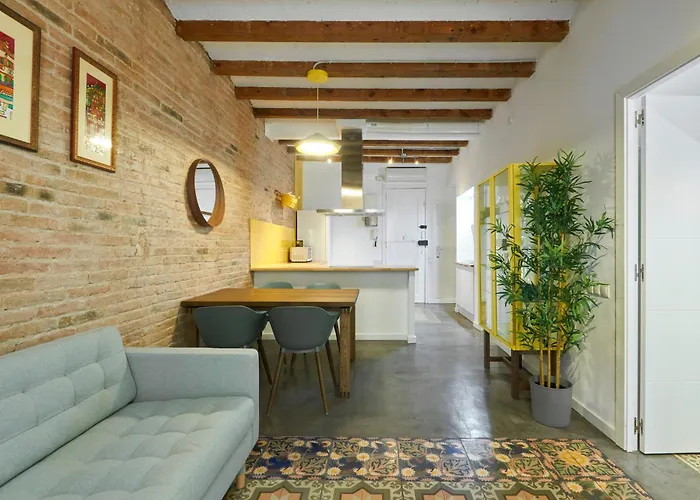 64 Apartment In A Typical Barcelona\'S Old Building
