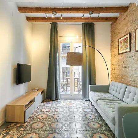 64 Apartment In A Typical Barcelona'S Old Building Exterior photo