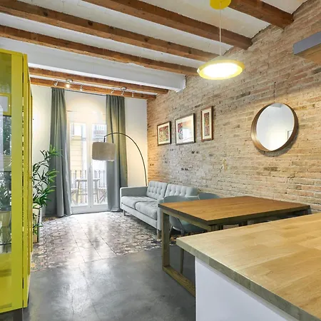64 Apartment In A Typical Barcelona'S Old Building Exterior photo