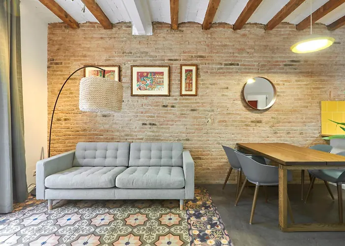 64 Apartment In A Typical Barcelona\'S Old Building