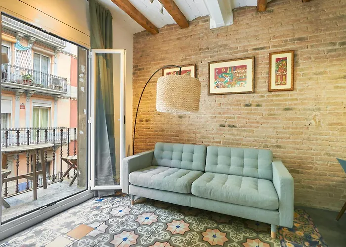 64 Apartment In A Typical Barcelona\'S Old Building