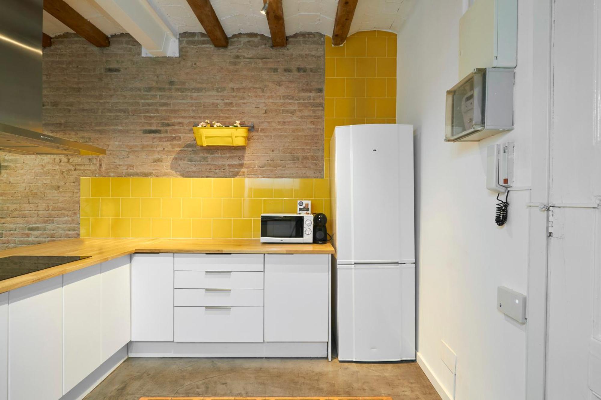 64 Apartment In A Typical Barcelona'S Old Building Apartment